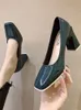 Bege saltos altos marcados bombas doces retrô mulheres sapatos chunky sandálias quadrados toe calçado deslizamento em couro de patente 2022 raso mo
