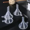 Mini transparent plast små funnels parfym eterisk olja tom flaska flytande fyllning funnels kök bar mat verktyg hha1619