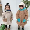 Moda bambina giacca invernale più velluto spesso bambino bambino caldo pecora come cappotto di lana neonato cappotto ragazze vestiti 1-6 anni LJ201125