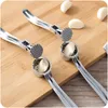 1pc Stainless Steel Garlic Press Crusher Kitchen Cooking Vegetables Ginger Squeezer Masher Handheld Ginger Mincer Tools OOF4007