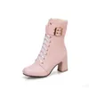 Winter De nieuwe mode Britse stijl Round Head Hog Heel Boots Black White Pink Side Zipper High Heel Dames Laarzen1