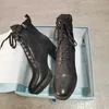 2021 Stivaletti con placca da donna Scarpe firmate Tacchi alti Scarpe in vera pelle di alta qualità Moda Scarpe stringate nere in gomma grossa con scatola
