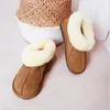 Slippers de pele de carneiro mulheres peles encorajas fofas inverno peludo peludo peludo apartamento quente senhoras sapatos pantufas casa mulher sapatos c324 y200106