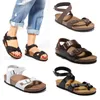 Herrkvinnor Summercork Slippers Beach Slide Sandals Ladies Comfort Comfort Coman Shoat Läder Flat Sandaler Fashion Luxury Designer Trainers Storlek 34-47
