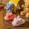 Slipper Dom Dziecięce Bawełniane kapcie Rabbit Niezlinowy ciepło w pomieszczeniach w zimowych puszystych różowych butach dla dzieci Miaoyoutong 220916
