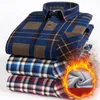 Winter Men's Plus Size Warm Shirt Plaid Business Casual Brushed Velvet Thick Middle-aged Fashion All-match Loose Top 220309