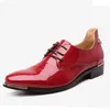 Sapatos de vestido 2021 Homens Negócios Pontilhou Patente Patent Festa de Dança Chegada Oxfords Luxo Desinger Mens1