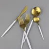 30pcs Gold DinnerWare Acciaio inox Posate da tavola da tavola Dessert Flatware Set Cucina Dinner Coltello Forcella Cucchiaini Stringhes Set di argenteria 201116