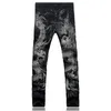 メンズジーンズメンパンツスリムフィットファッションドラゴンプリント男性色の描画塗装デニムエラスティックブラックカーゴ191D