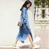 Plus Size New Spring Md-Long Streetwear Denim Trench coat per donna Hollow Long Blue giacca a vento Capispalla Casaco Feminino LJ200903