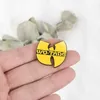 Gran venta de dibujos animados lindo personalizado letra WUTANG aleación esmalte pin insignia broche