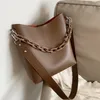 Vendita calda CALDA Design coreano Moda Borsa a secchiello di grande capacità Borsa a tracolla elegante Borsa a tracolla Larghezza 27 cm Altezza 28 cm