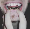 18k guldtänder hängslar punk hip hop multicolor diamant anpassade botten tänder grillz tandmunnande fang grillar tand cap vampire rapper9592626