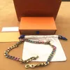 Joyería de hip hop Hombres 316L Pulsera de acero de titanio Grabado Flor de cuatro hojas Esmalte de color Eslabones de cadena gruesa de oro de 18 quilates Collar de parches