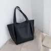 Offre spéciale décontracté femmes sacs à bandoulière grande capacité fourre-tout sacs à main de créateur de luxe en cuir souple sac de messager dame grand sac à main femme