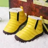 Botas de inverno para crianças mantêm as botas de neve de tornozelo quentes de pelúcia meninas moda moda de fundo macio Sapatos anti-deslizamento