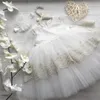 Robes de baptême mignonnes pour bébés filles avec bandeau en dentelle appliquée perles col bijou longue robe de baptême en tulle robes de première communication