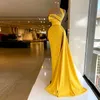 Robes de soirée jaune vif une épaule appliques robes de bal sans manches sur mesure côté fendu balayage train longueur de plancher robe 322o
