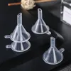 Portátil transparente mini funis pequenas garrafas de plástico garrafa ferramenta auxiliar embalagem cozinha barra jantar acessório vt17799631940