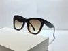 Óculos de sol para mulheres de verão Eyes gatos estilo anti-ultraviolet 4S004 Retro Plate Oval Film Film Fashion Oficiais Caixa aleatória