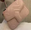 Designers axelv￤skor 2022 kvinnor kedja v￤ska crossbody messenger tote kvinnliga quiltade hj￤rtl￤der handv￤skor pl￥nb￶cker pl￥nb￶cker