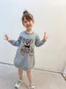 デザイナーガールズスウェットシャツドレス2021新しい子供は、アップリケされたカジュアルなジャンパーキッズラウンドカラー首輪長いスリーブドレスa47134355432