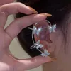 Clip per orecchio a farfalla in metallo placcato argento con retro a vite senza piercing per le donne Orecchini a clip per polsini con zirconi scintillanti Gioielli da sposa