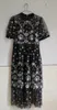 Abiti casual Self Portrait Vantage Dress 2021 Summer Design Maglia nera Fiori ricamati Midi O-Collo Manica corta per donna