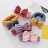 2021 Ny kontrastfärg Coral Fleece Bow Hårband för kvinnor Flickor Headbands Hair Bands Elastiska Turban Hårtillbehör Huvudbonader