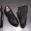 Lusso Desigenr Autunno Vulcanizzato Abito da sposa Scarpe Stringate Sport Sneakers casual da uomo bianche Italiane Punta tonda nera Mocassini da passeggio con suola morbida