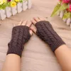 高品質の女性手袋スタイリッシュな手ウォーマーウィンターアームかぎ針編みの編み物のウールミトン暖かい指無しの編み物