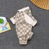 Nya spädbarns romperkläder set beige romper för baby jumpsuit nyfödda kläder8861928