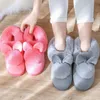 Accueil pantoufles courtes chaussures en peluche femme hiver chaud pantoufles en velours côtelé plat avec des chaussures floues lapin fausse fourrure zapatos mujer Y201026