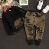 Mode Boys Kläder Set Långärmad T-shirt och byxor Armé 2 st Pojkar Kläder Svar Sport Camouflage Tracksuit Kids Boy Sets G220310