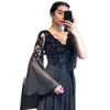 Abiti da sera neri Abiti a V Collo a V a maniche lunghe Appliques A-line Arabic Chiffon Prom Gowns Madre del partito della sposa