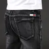 Jeans da uomo Slim Grigio Nero Uomo Tendenza moda Pantaloni in denim elasticizzato Taglie forti 42 44 46 Pantaloni regular fit Abbigliamento maschile di marca213r