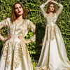 Lyxig elfenben marockansk kaftan kväll klänningar full ärm pärlstav gyllene applikationer sash muslim dubai saudiarabiska formella klänningar prom klänning