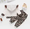 Leopard Baby Girl Abiti a maniche lunghe con cappuccio Pantaloni svasati Imposta neonati Pagliaccetto casual con cappello Pullover Boutique Set di abbigliamento per bambini LSK1923