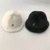 أعلى الموضة الجديدة Kangol Kangaroo Rabbit Fur Basin Hat المطرزة دافئ أبيض الفراء الصياد قبعة المرأة هدية 2763535734024