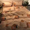 Conjuntos de cama 1Duvet capa 1bed folha 2ppillow cases 4 peças / set xadrez para cama de casal desenho animado conjunto de cama de algodão moda conjunto de cama de moda 201210
