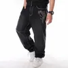 Hommes Street Dance Hiphop Jeans Mode Broderie Noir Lâche Conseil Denim Pantalon Globale Mâle Rap Hip Hop Plus Taille 30- 220222