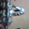 100 % 925 스털링 실버 반지 큰 5A 지르콘 여성 기념일 칵테일 파티 괜 찮은 보석을위한 Gemstone 에메랄드 반지를 만들었습니다.