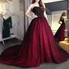 zwart en rode prom-jurk