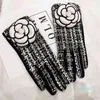 Designer Winter Warm Plus Veet Thicken Touch Screen Cashmere Mantens Grid Big Flower Gloves For WomenInvierno