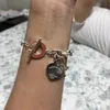 Cazibe bilezikleri klasik stil orijinal logo markası S925 Silvers Kadın Bilezik Kabulü Kalp Anahtar Etiketi Pulseira Fine Jewelry Hediye266H