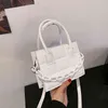 Сумки для покупок Новые модные модные моды твердой искусственной кожи Crossbody для женщин цепные дизайнерские сумки дамы маленькая верхняя ручка 220315