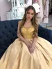 2021 Robes de bal en satin perlé d'or A-ligne de soirée formelle robes élégantes à manches courtes Scoop creux dos robe de soirée longue douce 16 filles