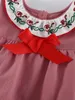 Peninsula Baby Kleid mit Blumenstickerei, Rüschenbesatz und Schleife vorne SIE