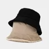 새로운 여성 플러스 플러시 코듀로이 양동이 모자 여성 솔리드 겨울 단단한 streetwear 따뜻하게 접는 큰 넓은 바이저 빈티지 플랫 모자 G220311