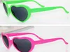 Fashion Love Heart Shape Lunettes de soleil multicolores Lunettes de fête en plastique Cadre UV400 Lunettes de soleil bon marché